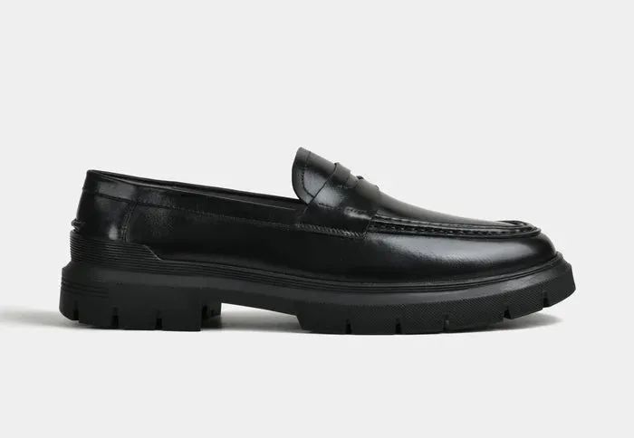 Men Penny Loafers in Black Stride Grip