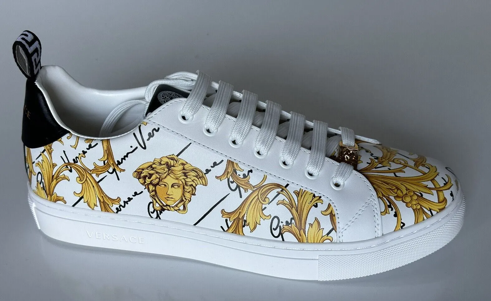 NIB $850 VERSACE Baroque Print White Leather Sneakers 10.5 US (43.5 Eu) 1002778